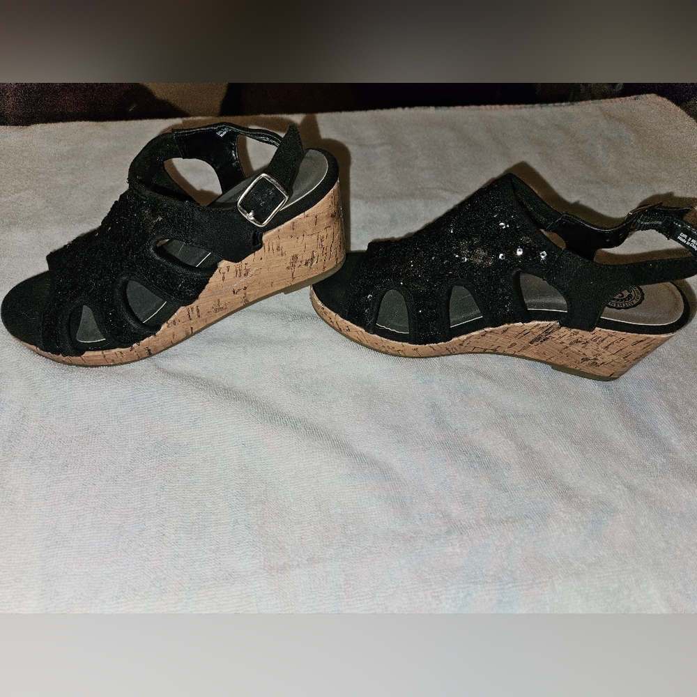 Girl's SO Wedge Sandals, size 3